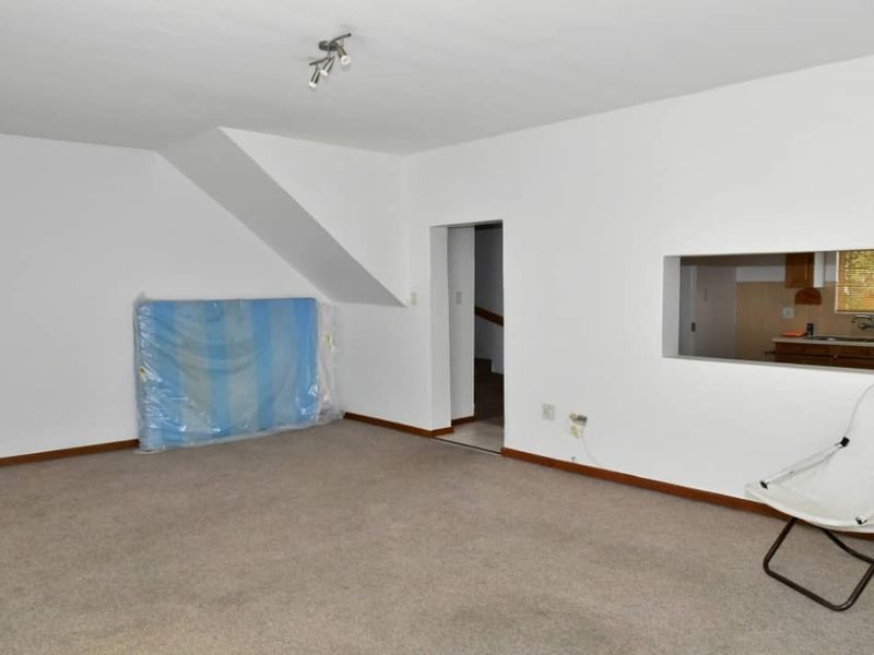 Safe and secure corner unit in small complex, near amenities - Photo 9