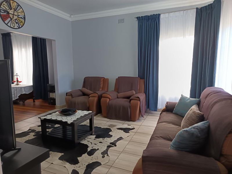 Stunning Family Home with Flexible Living Options - Photo 6