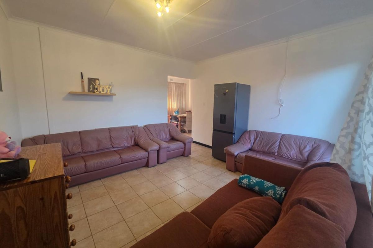 Spacious 2-Bedroom Apartment in Prime Horizon View Location - Photo 2