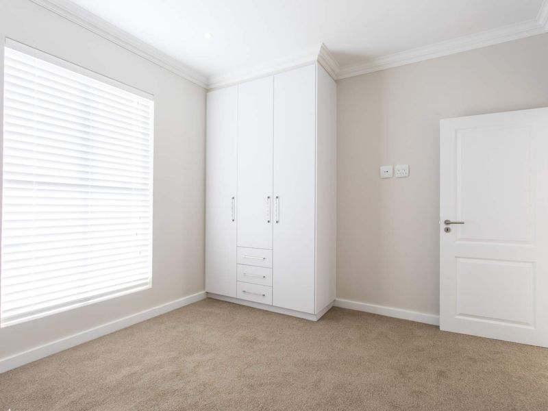 Three-bedroom home with lock-up and go lifestyle located in The Vines II on Val de Vie Estate - Photo 7