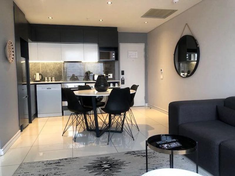 Upmarket 1 bed apartment in Sandton CBD - Photo 5