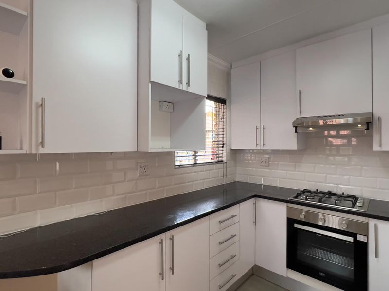 Renovated & new! Townhouse in Highveld - Photo 6