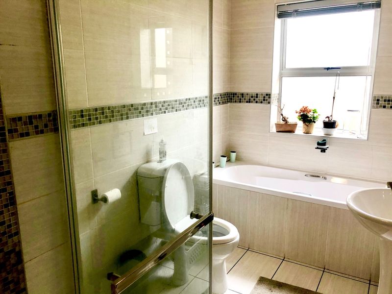 LOEVENSTEIN RENTAL - 3 BEDROOM - Photo 6