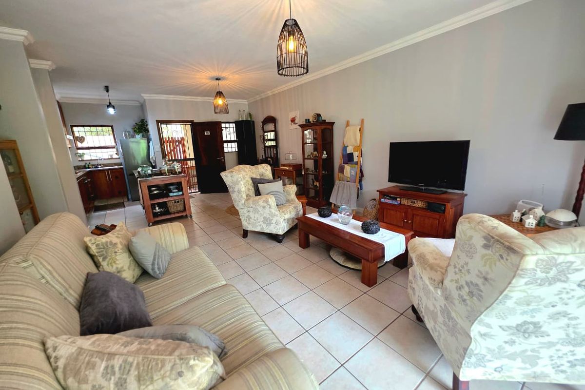 Ground-Floor 2 Bedroom Apartment With Private Garden | Aintree Lane, Assagay - Photo 4