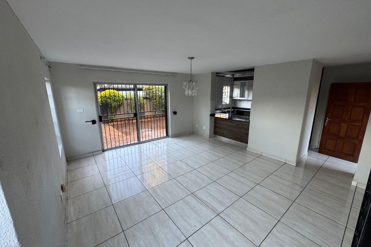 3 Bedroom Family Home in Heuwelsig Estate - Photo 5