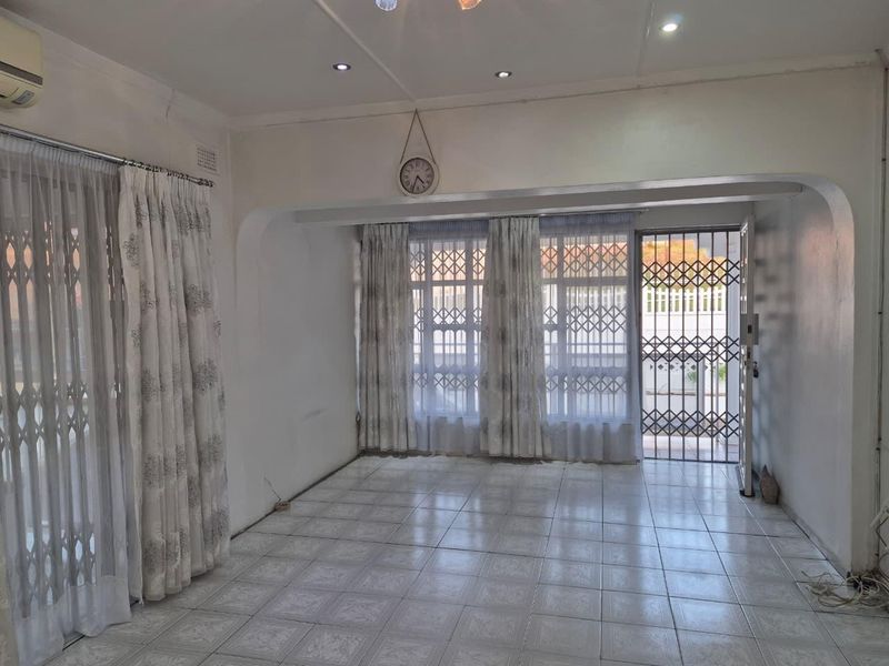 4 Bedroom House for sale in Kharwastan - Photo 9