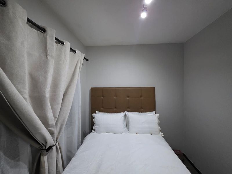 Fully Furnished 2-Bedroom, 2-Bathroom Apartment To Rent | Soho Junction, Broadacres - Photo 7