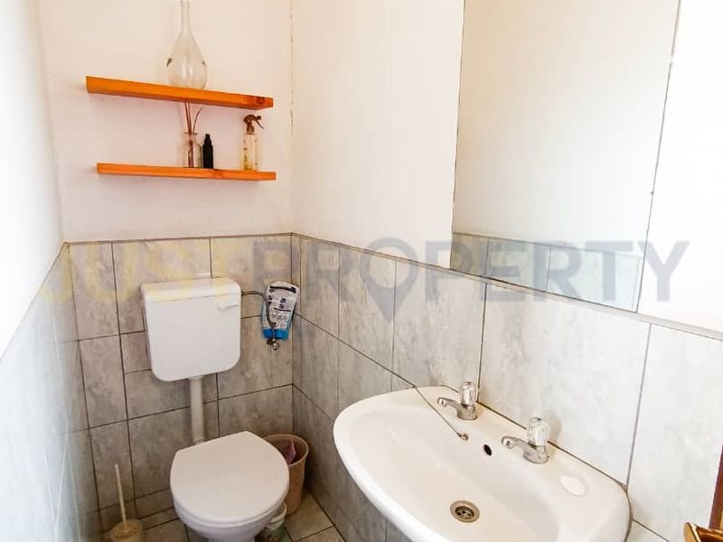 Spacious 3-Bedroom Townhouse - Swakopmund Central - Photo 8