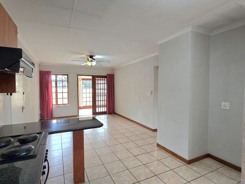 Neat and cozy 2 bedroom retirement home in secure complex in Montana - Photo 10