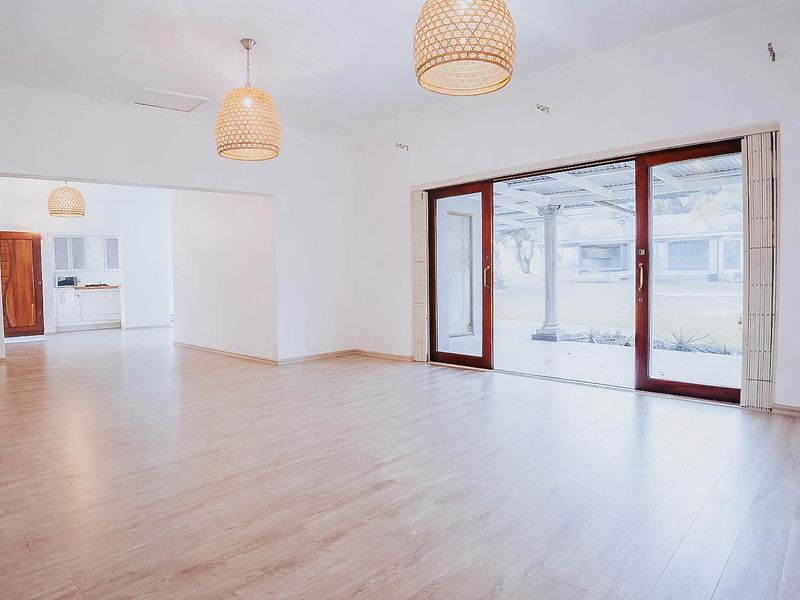 Modern, 5 Bedroom, 4 Bathroom, Family Home - Photo 2