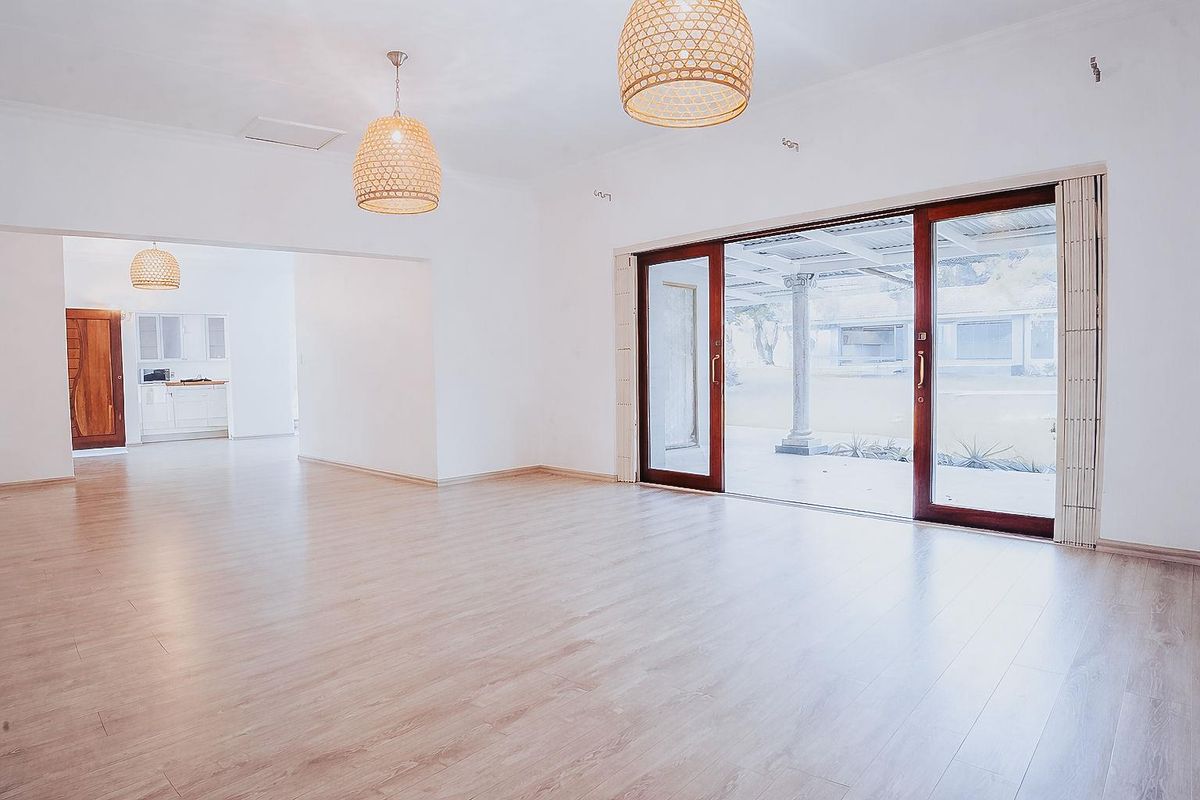 Modern, 5 Bedroom, 4 Bathroom, Family Home - Photo 2