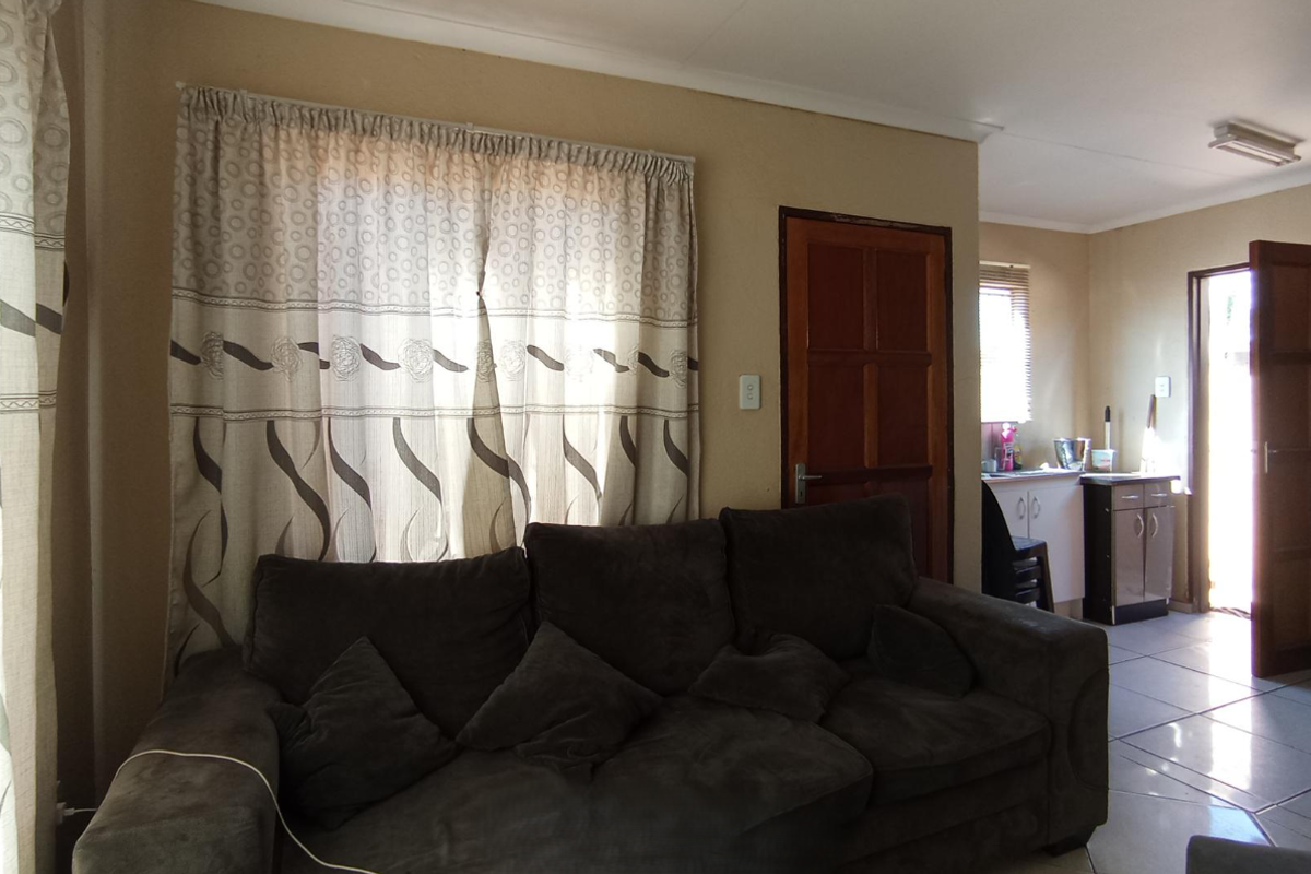 2 bedrooms for sale in Soshanguve VV - Photo 2