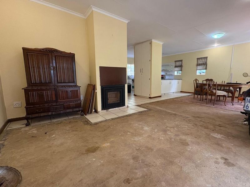 Charming 2-Bedroom Home with Spacious Yard in Henley on Klip - Photo 7