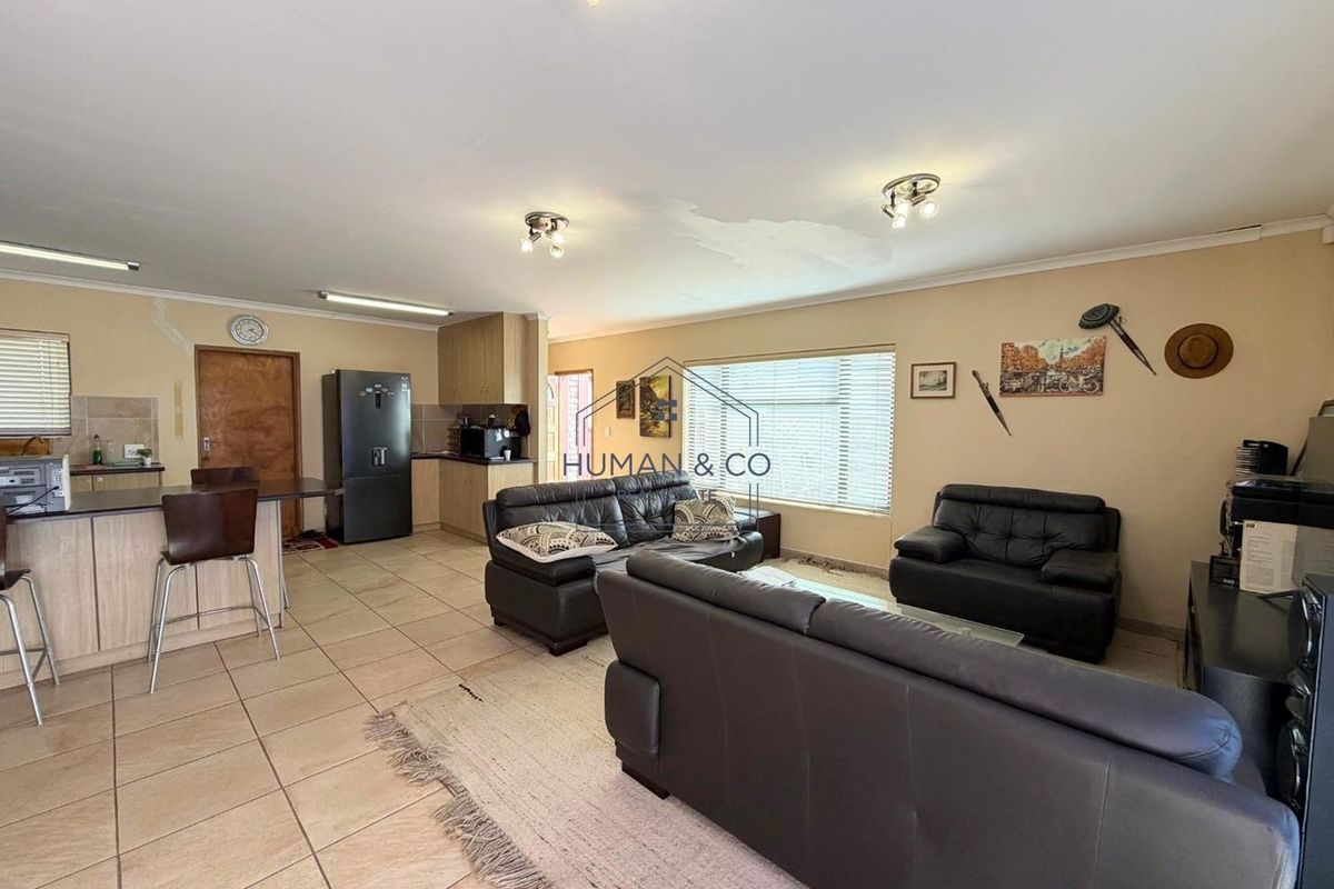Ideal Starter Home in Fairway Estate - Photo 4