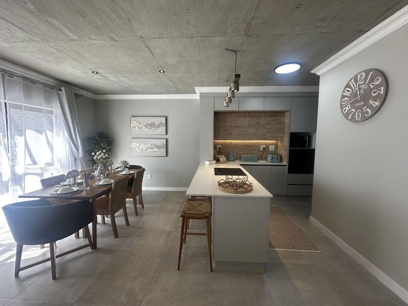 Luxurious Town House TO LET - Photo 5