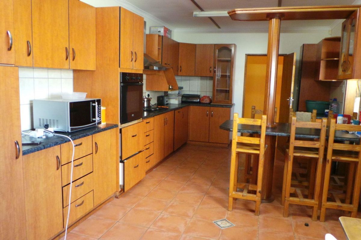 For the larger Family home with lots of space! - Photo 4