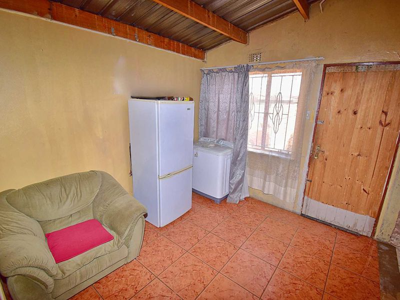 Starter Home - Photo 5