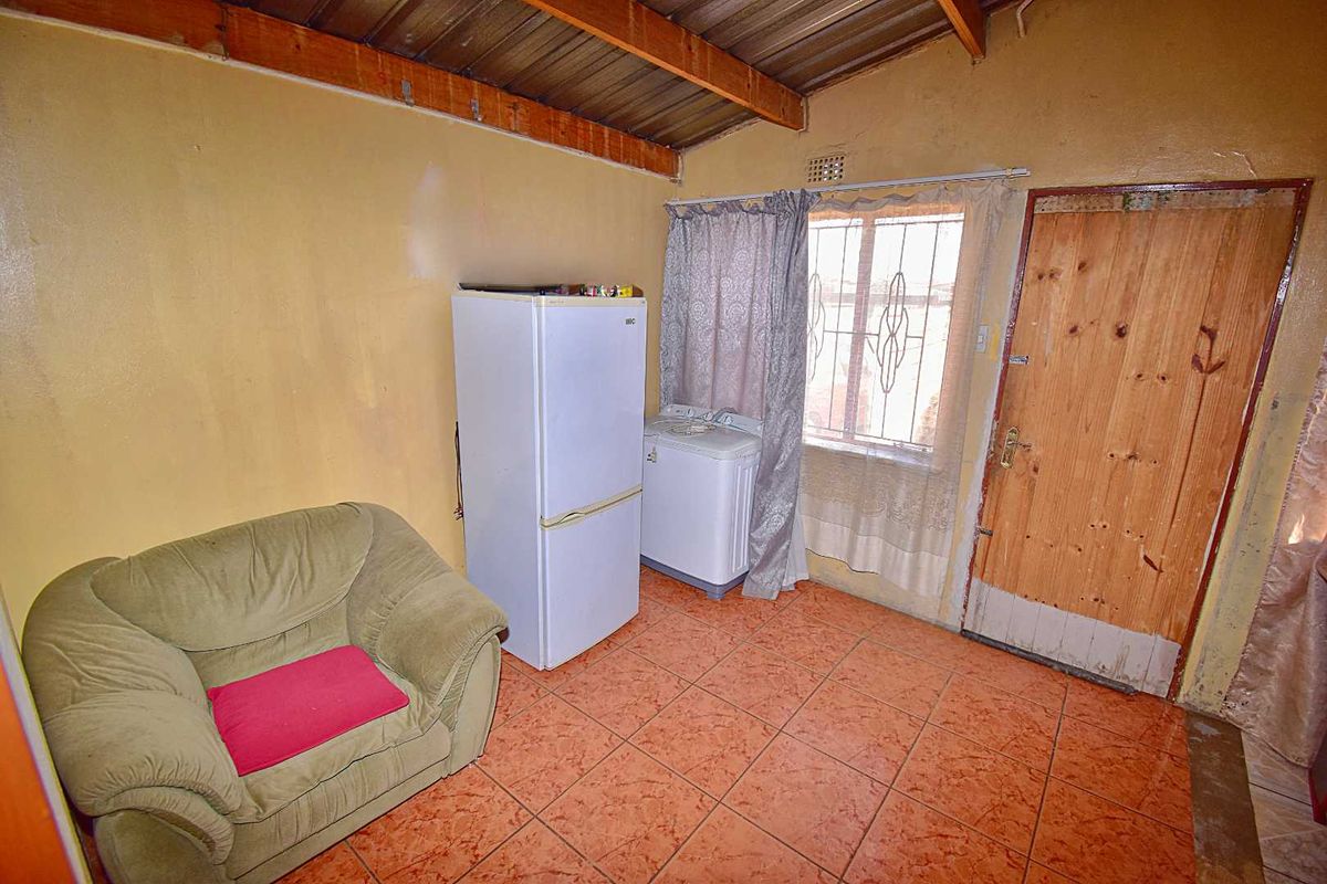 Starter Home - Photo 5