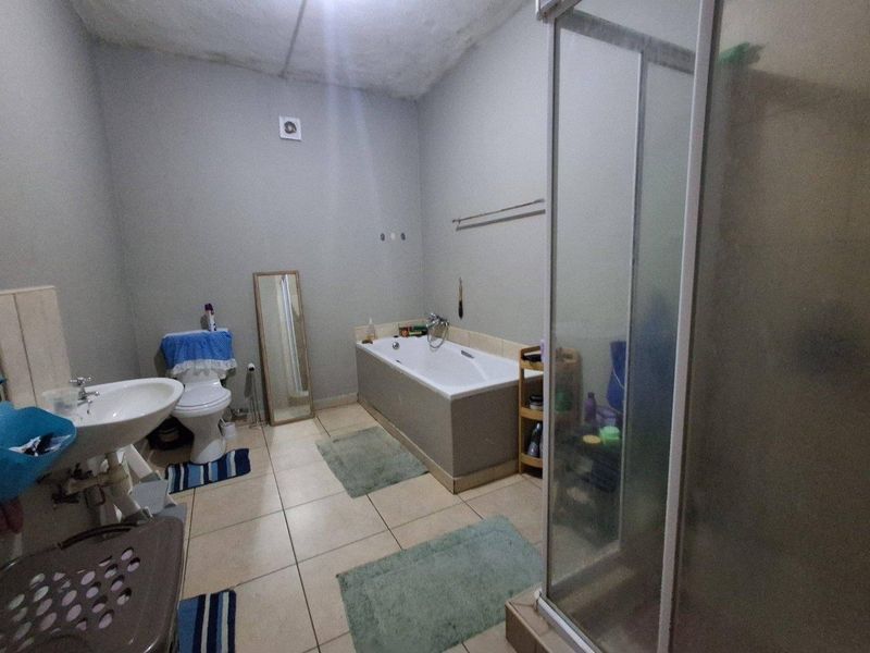 3 Bedroom Townhouse FOR SALE in Wanaheda - Photo 10