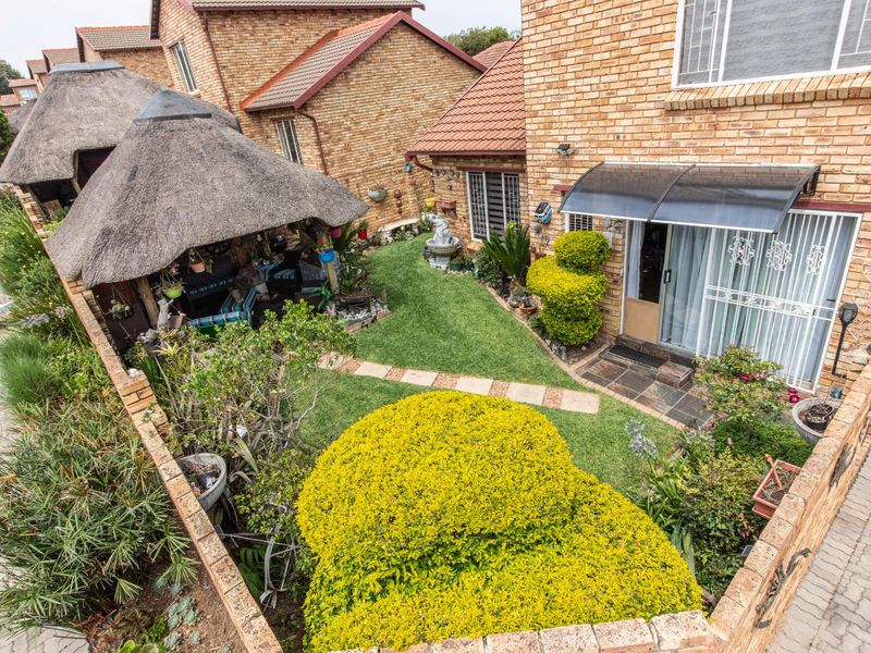 Charming Duplex with Modern Comforts in Pristine Condition - Photo 2