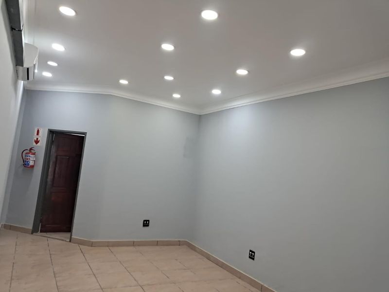 Prime Commercial Office Space in a Strategic Business Location - Photo 4