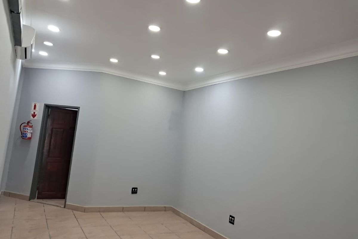 Prime Commercial Office Space in a Strategic Business Location - Photo 4