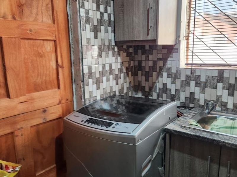Investment Property for Sale in Ilitha Park, Khayelitsha - Photo 8
