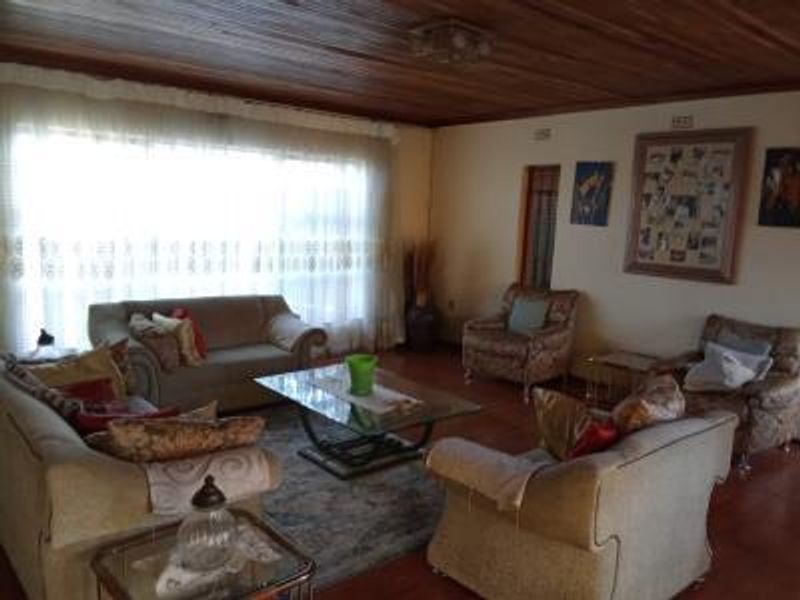 Large Home with 2 Cottages for Sale - Photo 3