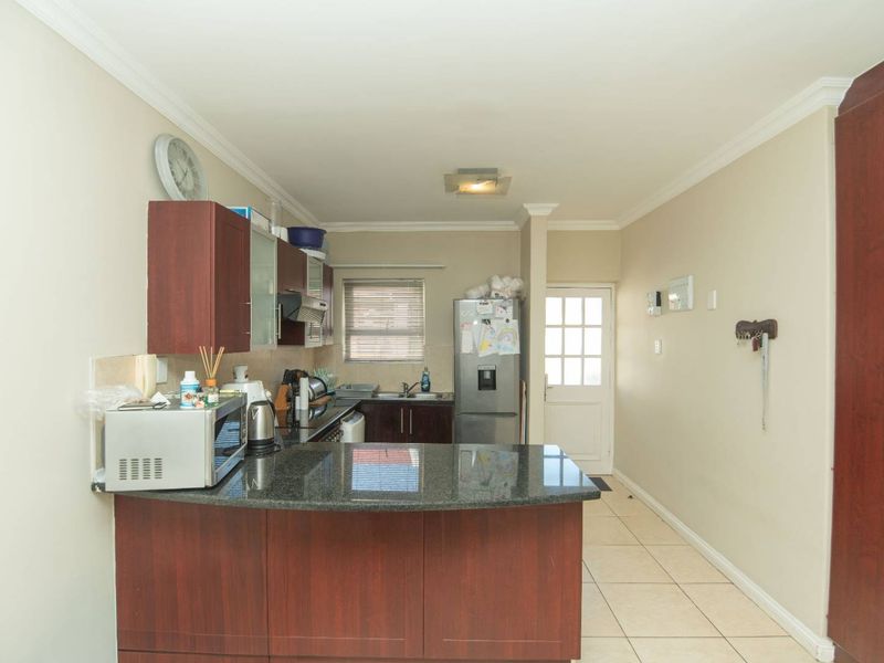 Comfortable Living - Photo 5