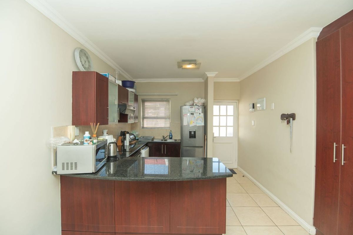 Comfortable Living - Photo 5