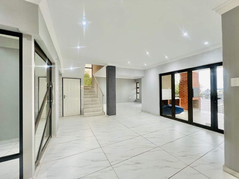 Brand-New Modern Family Home for sale - Photo 10
