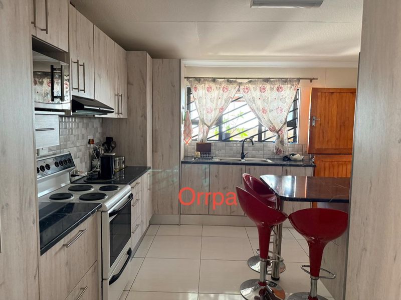 VERY NEAT FAMILY HOME FOR SALE – KHOMASDAL - Photo 2