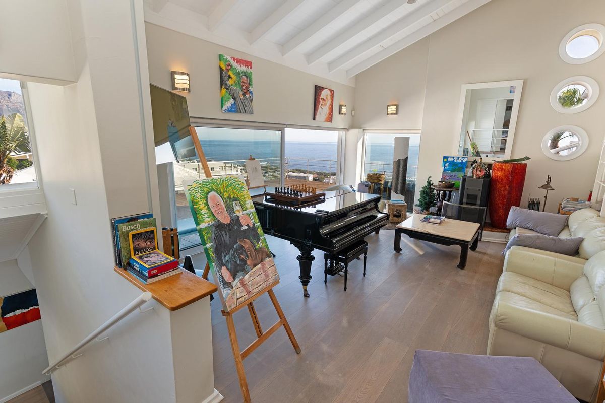 Set in a superior elevated location on Medburn Road - Photo 3