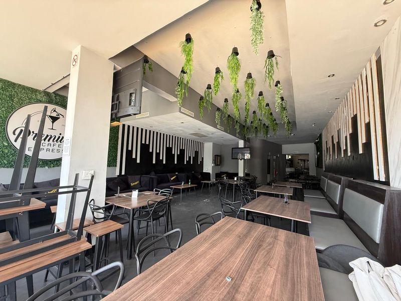 Prime Restaurant Space Available in Vibrant Greenside - Photo 4