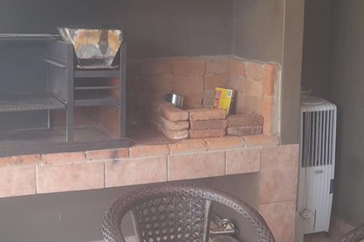 FOR SALE N$2 300 000,00 Olympus Village - Photo 2