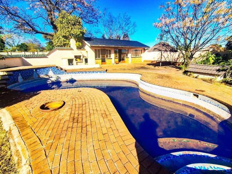 PRICE IS NEGOTIABLE! "An ideal home featuring a vast expanse of land of 2.5 Hectares" - Photo 3