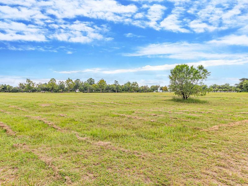 EXCLUSIVE VACANT LAND FOR SALE - Photo 4