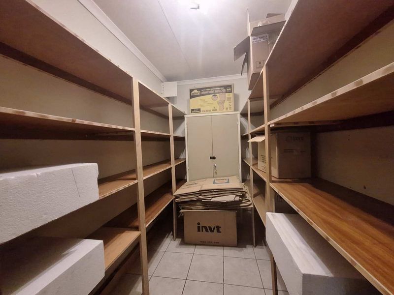 "Endless Potential: Your Dream Home Awaits!" - Photo 10