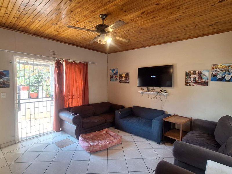 3  Bedroom House in Strubens Valley. - Photo 4