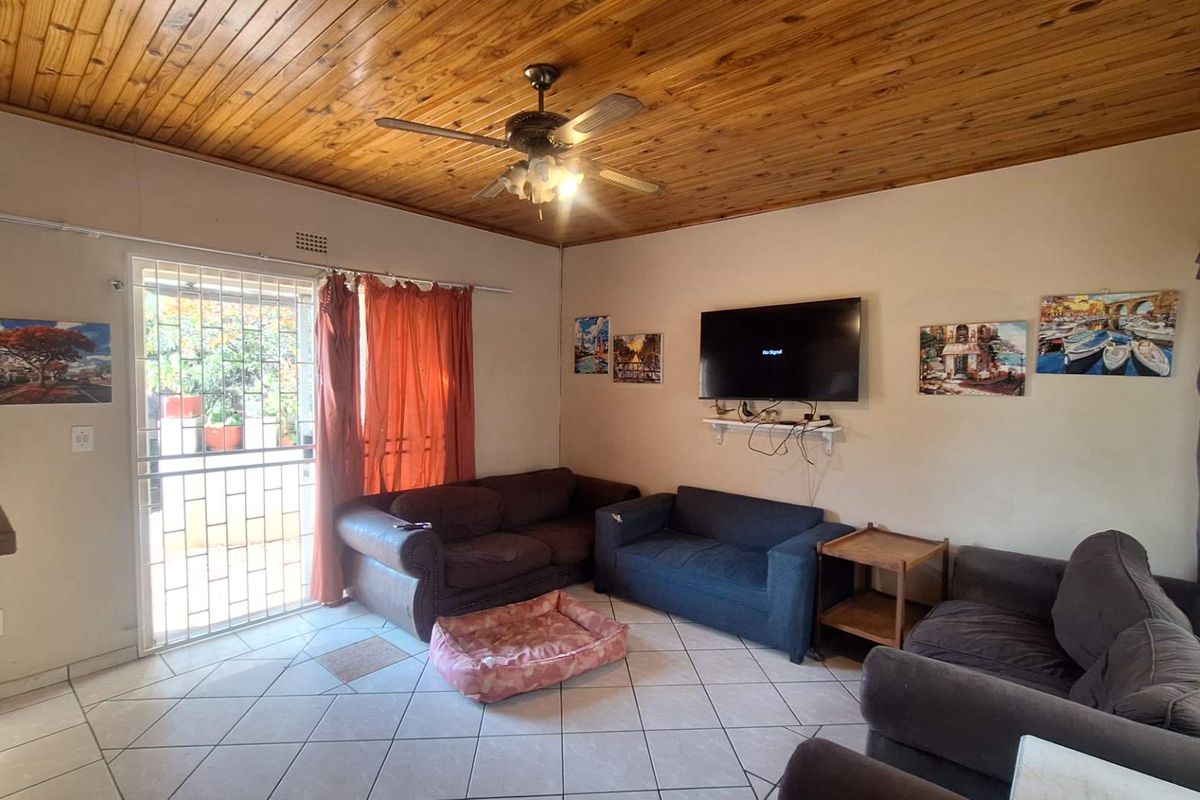 3  Bedroom House in Strubens Valley. - Photo 4