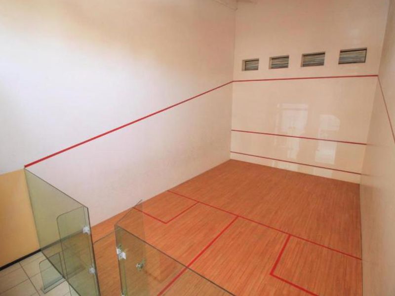 One Bedroom Penthouse Unit - Photo 2