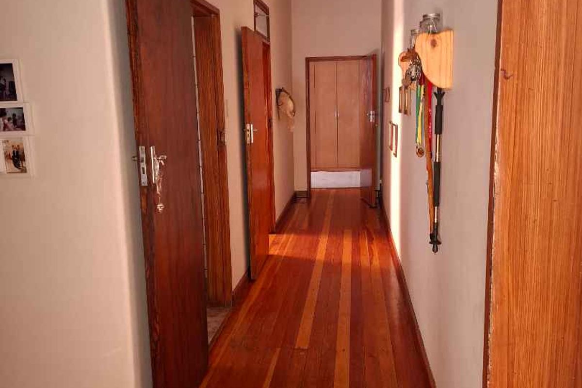 FOR SALE | KLEIN WINDHOEK – N$ 5,300,000 HOUSE + 2 FLATS (INCOME-GENERATING OPPORTUNITY!) 💰 Potential Rental Income: ± N$ 30,000/month - Photo 2