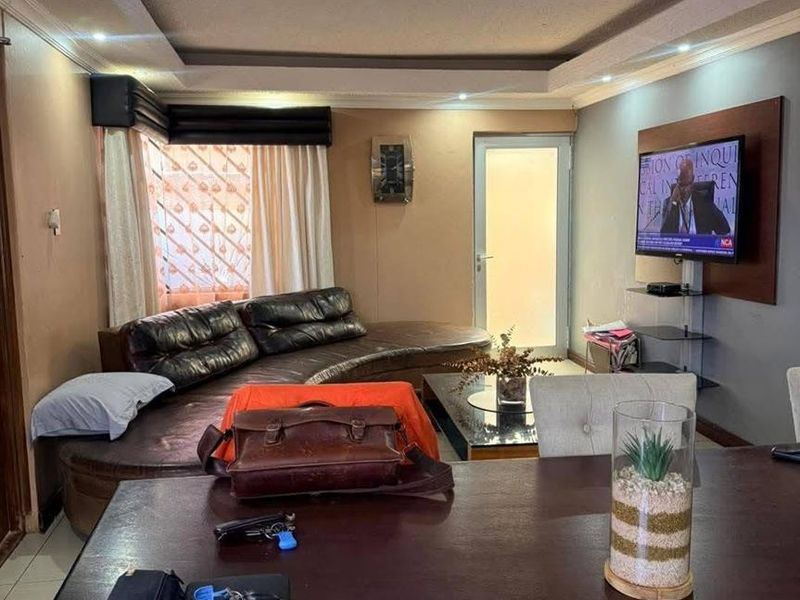 House For Sale In Cimbebasia - Photo 9