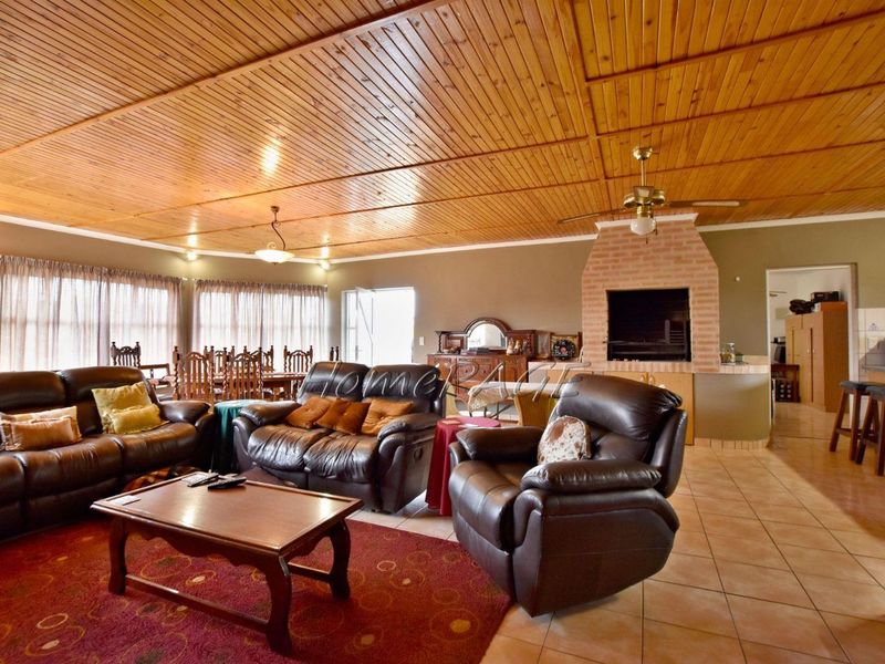 Ext 6, Henties Bay:  Home with Flat Potential is for sale - Photo 5