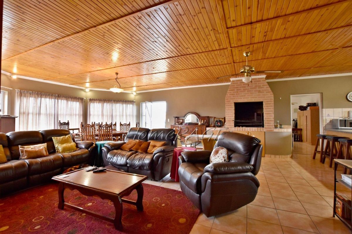 Ext 6, Henties Bay:  Home with Flat Potential is for sale - Photo 5