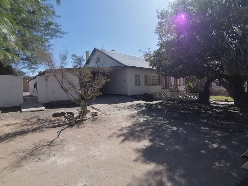 PERFECT FAMILY HOME FOR SALE IN BETHANIE - NAMIBIA - Photo 8