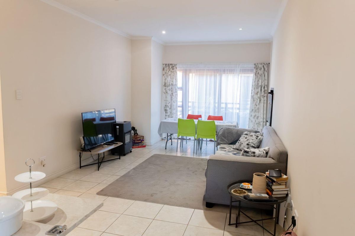 FOR SALE: 2-Bedroom Top Unit in Pretoriuspark - Photo 3