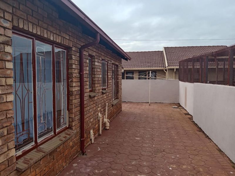 3 Bedroom House For Sale in Ga-Rankuwa Unit 17 - Photo 5