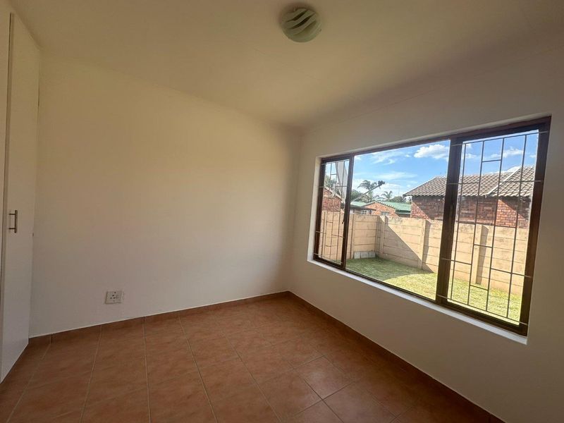 Charming 2-Bedroom Simplex with Private Garden – Secure & Well Located - Photo 6