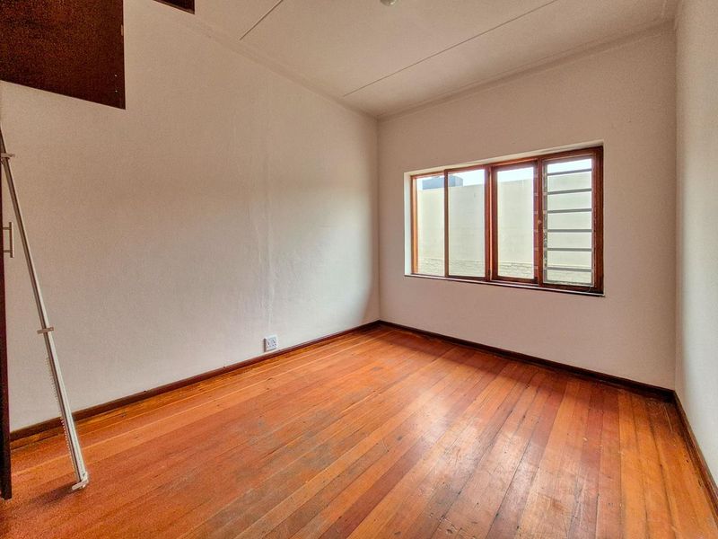 Lagoon, Walvis Bay:  Old 3 Bedr Dame with 2 Bedr Flat is for Sale - Photo 10